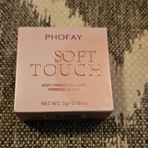 Soft Touch Luminous Powder Blush - Soft Pink